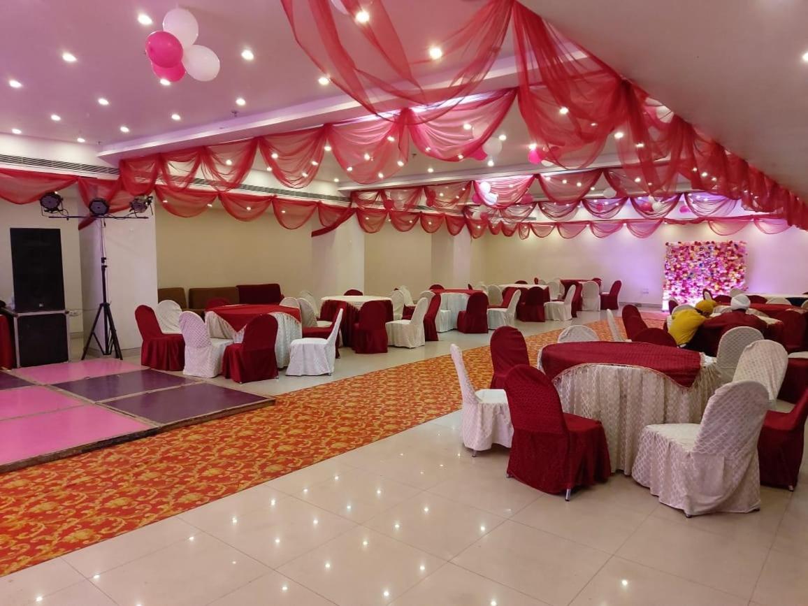 Shelter Hotel Lucknow Exterior foto