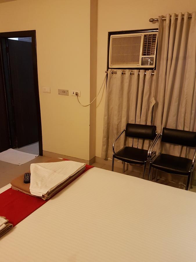 Shelter Hotel Lucknow Exterior foto